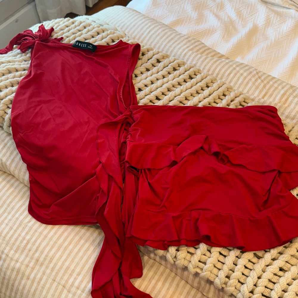 Lioness Vibrant Red Set